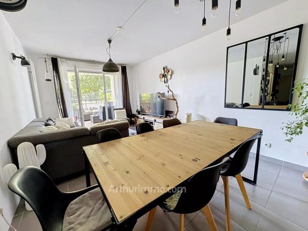 Vente                                                      Appartement
                        
                     4 pièces                      72 m2                     à Grasse