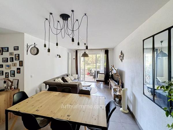 Vente                                                      Appartement
                        
                     4 pièces                      72 m2                     à Grasse