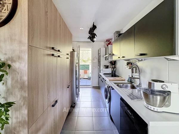 Vente                                                      Appartement
                        
                     4 pièces                      72 m2                     à Grasse