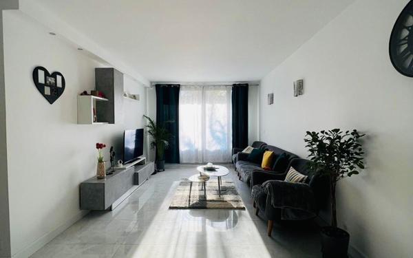 Appartement à vendre    3 pièces • 78 m2 Garges-lès-Gonesse