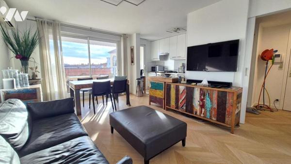 Cagnes-sur-Mer Centre : Appartement en dernier étage avec terrasse et garage.