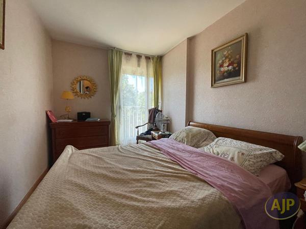 Appartement à vendre Saintes - 3 pièces, 79m² avec 2 chambre(s) à 149 000€ - AJP Immobilier Saintes