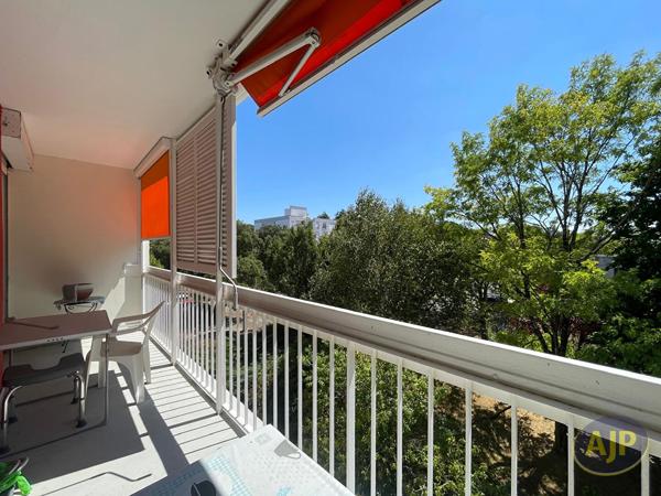 Appartement à vendre Saintes - 3 pièces, 79m² avec 2 chambre(s) à 149 000€ - AJP Immobilier Saintes