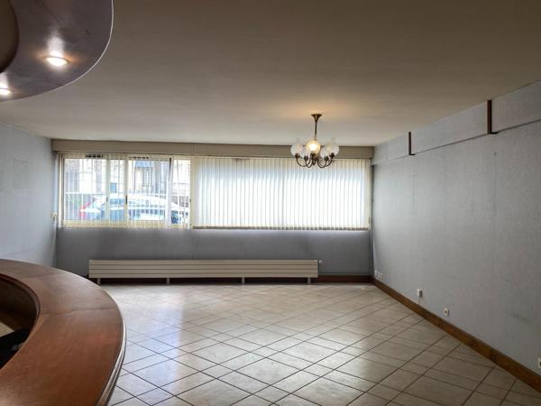 bel apartement  en rez de chaussé sur cour