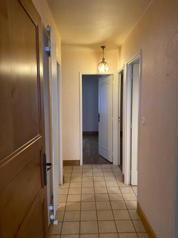bel apartement  en rez de chaussé sur cour