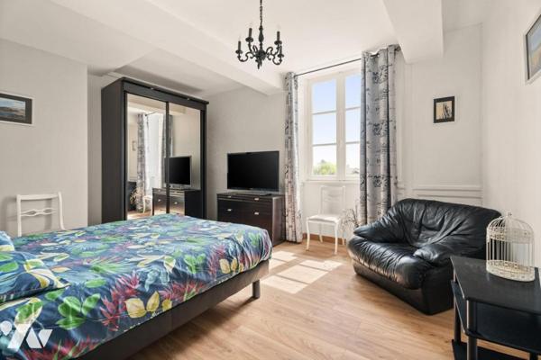 SAINT MALO - Paramé - Manoir (337m²) - Dépendances - Jardin (12900 m²)