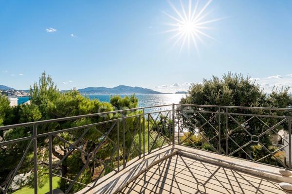 Propriete à vendre 8 pièces MARSEILLE 7EME ARRONDISSEMENT (13)/ Garage/ Accès mer