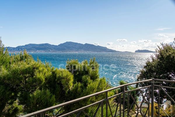 Propriete à vendre 8 pièces MARSEILLE 7EME ARRONDISSEMENT (13)/ Garage/ Accès mer