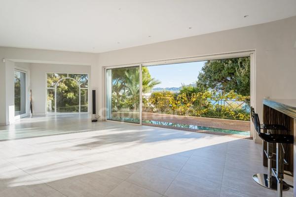 Propriete à vendre 8 pièces MARSEILLE 7EME ARRONDISSEMENT (13)/ Garage/ Accès mer