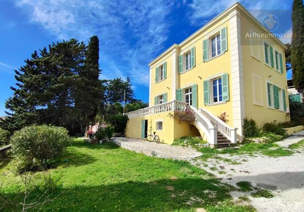 Vente                                                      Maison
                        
                     6 pièces                      154 m2                     à La Seyne-sur-Mer