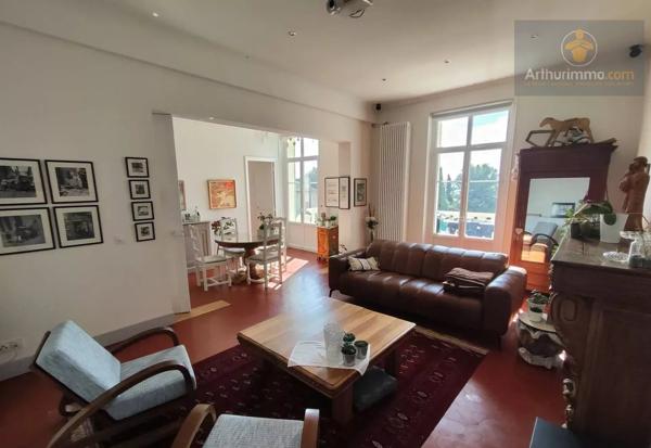 Vente                                                      Maison
                        
                     6 pièces                      154 m2                     à La Seyne-sur-Mer
