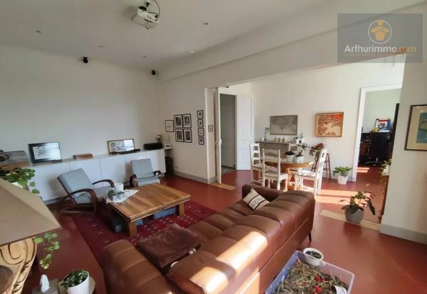 Vente                                                      Maison
                        
                     6 pièces                      154 m2                     à La Seyne-sur-Mer