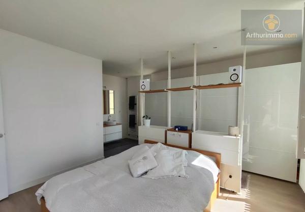 Vente                                                      Maison
                        
                     6 pièces                      154 m2                     à La Seyne-sur-Mer