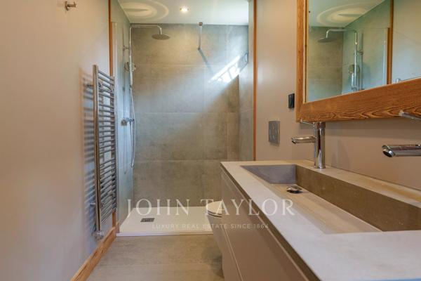 DEMI-CHALET RENOVÉ - LE JAILLET