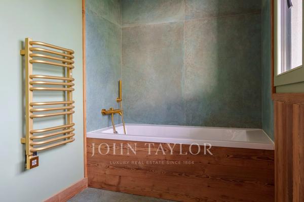 DEMI-CHALET RENOVÉ - LE JAILLET