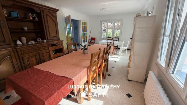 Maison à rafraichir avec jardin et 2 grands garages – Bolbec