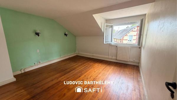 Maison à rafraichir avec jardin et 2 grands garages – Bolbec