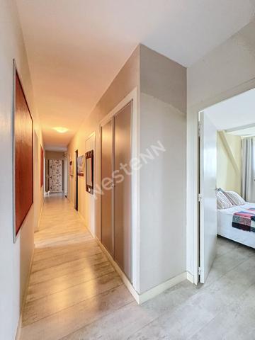 Appartement 5 pièce(s) 155 m2 - HALLES - DUPLEX - PARKINGS - DERNIER ETAGE