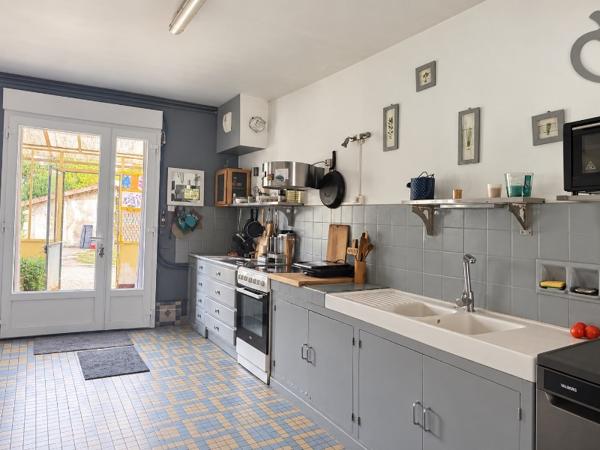 Maison 260 m² à Parcoul-Chenaud