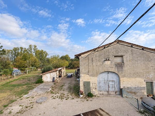 Maison 260 m² à Parcoul-Chenaud