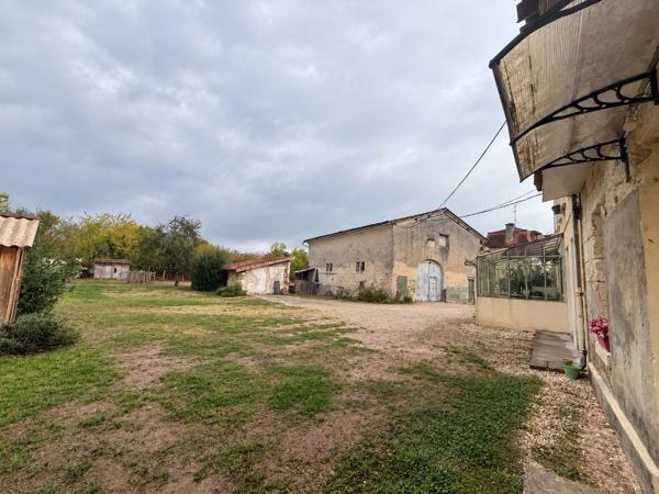 Maison 260 m² à Parcoul-Chenaud