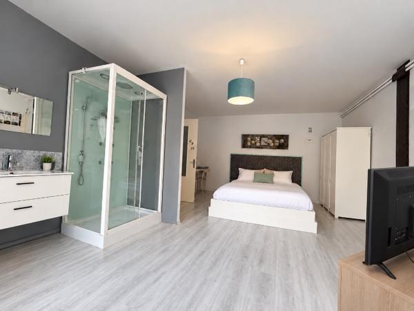 Maison 260 m² à Parcoul-Chenaud