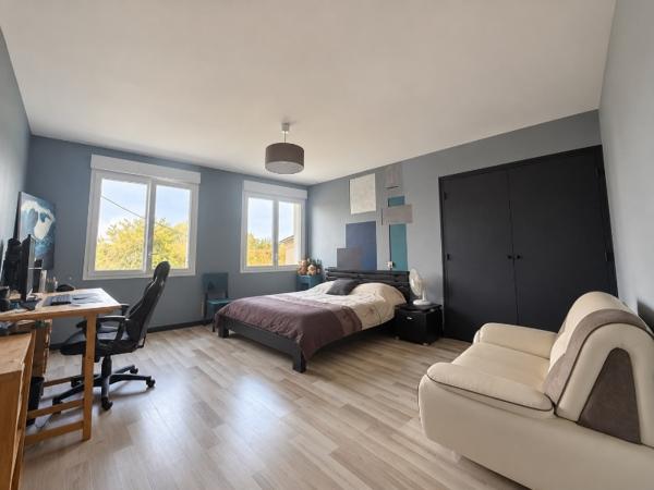 Maison 260 m² à Parcoul-Chenaud