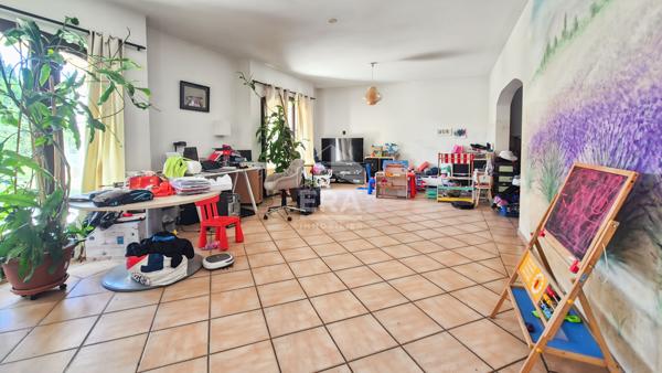 CHATEAURENARD - Maison 385 m2 6 chambres et piscine
