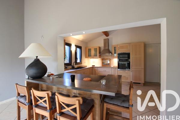 Maison à vendre 5 pièces 138 m² Saint-Rémy-de-Provence