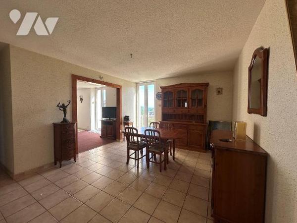 Appartement 73 m² - Perros-Guirec, secteur Trestraou.

À quelques pas de la plage de Trestrao...