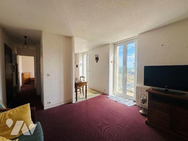 Appartement 73 m² - Perros-Guirec, secteur Trestraou.

À quelques pas de la plage de Trestrao...