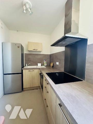 Appartement 73 m² - Perros-Guirec, secteur Trestraou.

À quelques pas de la plage de Trestrao...