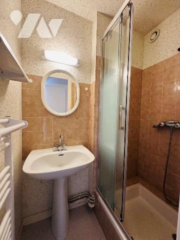 Appartement 73 m² - Perros-Guirec, secteur Trestraou.

À quelques pas de la plage de Trestrao...