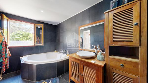 TOURRETTE-LEVENS : MAGNIFIQUE 3 PIÈCES EN DUPLEX AVEC TERRASSE, JARDIN ET 3 PARKINGS