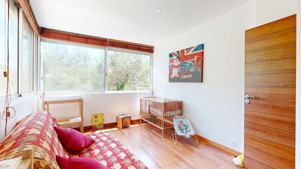 TOURRETTE-LEVENS : MAGNIFIQUE 3 PIÈCES EN DUPLEX AVEC TERRASSE, JARDIN ET 3 PARKINGS