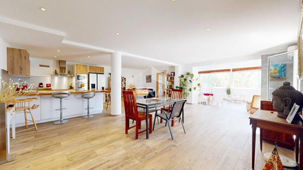 TOURRETTE-LEVENS : MAGNIFIQUE 3 PIÈCES EN DUPLEX AVEC TERRASSE, JARDIN ET 3 PARKINGS