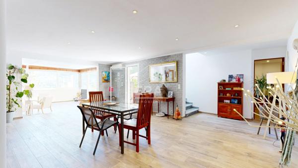 TOURRETTE-LEVENS : MAGNIFIQUE 3 PIÈCES EN DUPLEX AVEC TERRASSE, JARDIN ET 3 PARKINGS