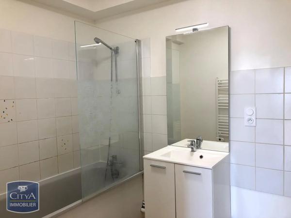 Appartement à louer 2 pièces 38.01m² Laval (53000)