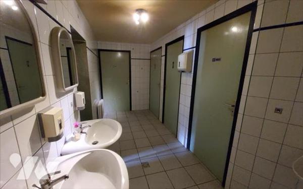 CARNOET - AFFAIRE COMMERCIALE AVEC LOGEMENT