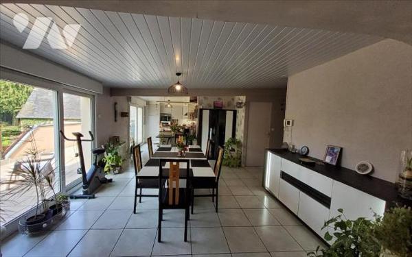 CARNOET - AFFAIRE COMMERCIALE AVEC LOGEMENT