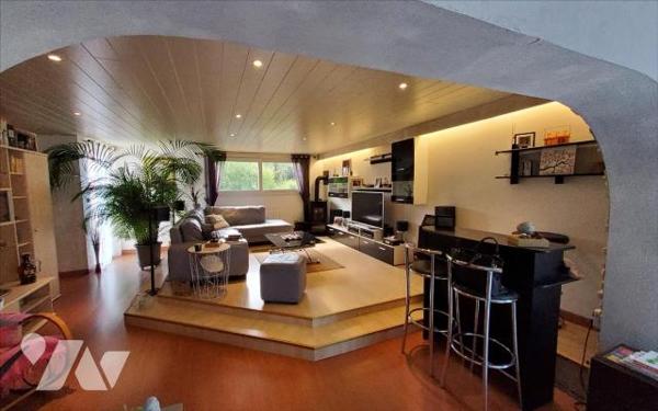 CARNOET - AFFAIRE COMMERCIALE AVEC LOGEMENT