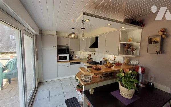 CARNOET - AFFAIRE COMMERCIALE AVEC LOGEMENT