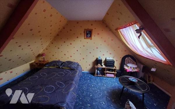 CARNOET - AFFAIRE COMMERCIALE AVEC LOGEMENT