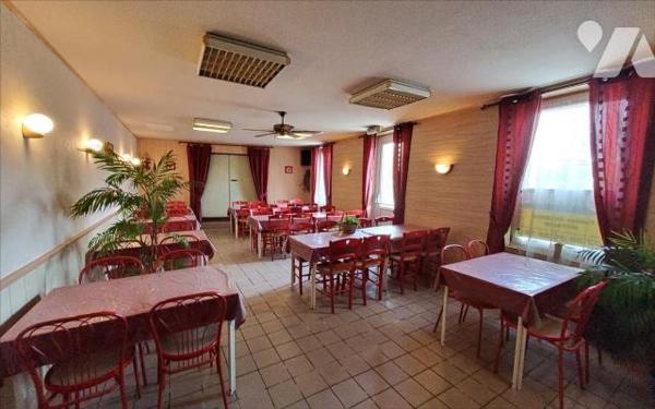 CARNOET - AFFAIRE COMMERCIALE AVEC LOGEMENT