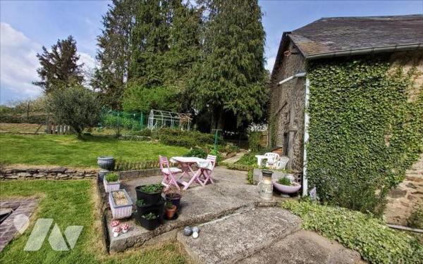 CARNOET - AFFAIRE COMMERCIALE AVEC LOGEMENT