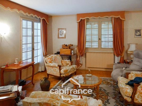 COMMENTRY (03) Maison à vendre 6 pièces et terrain de  1831 m2
