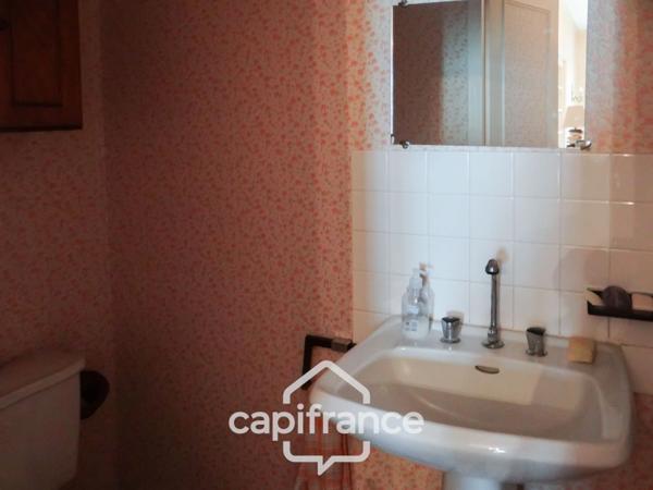 COMMENTRY (03) Maison à vendre 6 pièces et terrain de  1831 m2