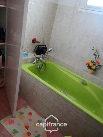 COMMENTRY (03) Maison à vendre 6 pièces et terrain de  1831 m2