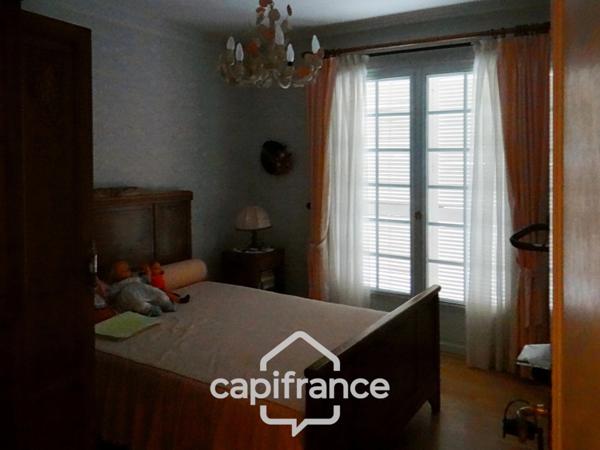 COMMENTRY (03) Maison à vendre 6 pièces et terrain de  1831 m2