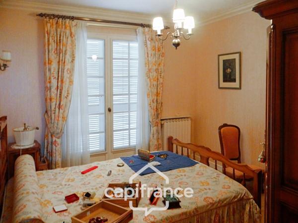 COMMENTRY (03) Maison à vendre 6 pièces et terrain de  1831 m2